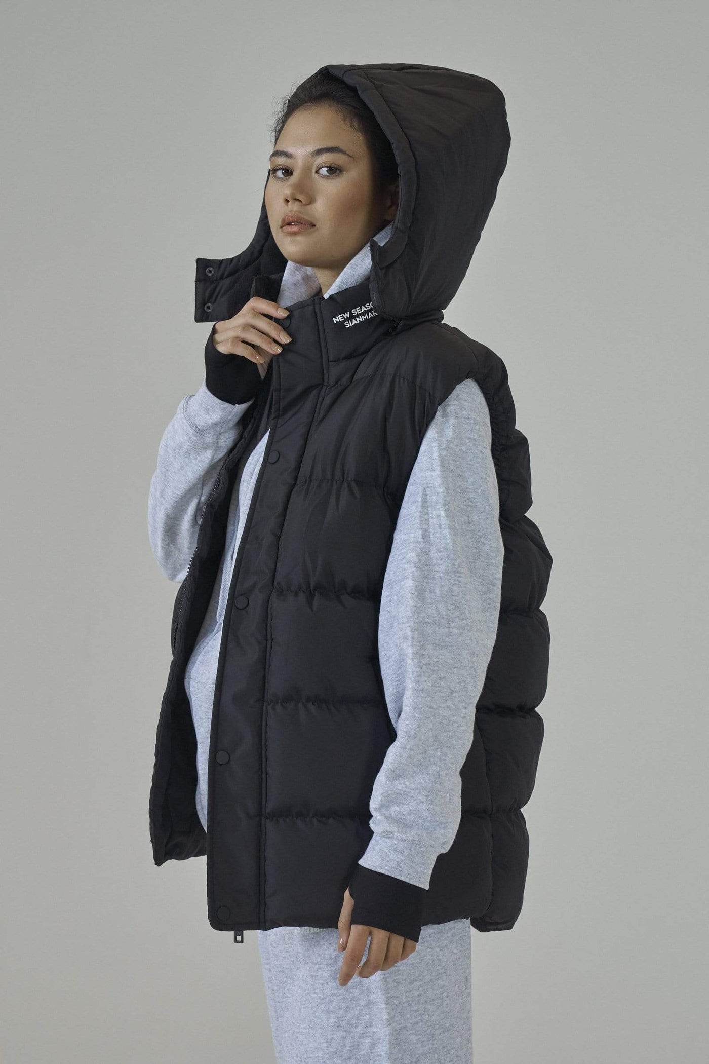 Sian Marie lounge Quilted Unisex Black Zip Padded Gilet with Detachable Hood
